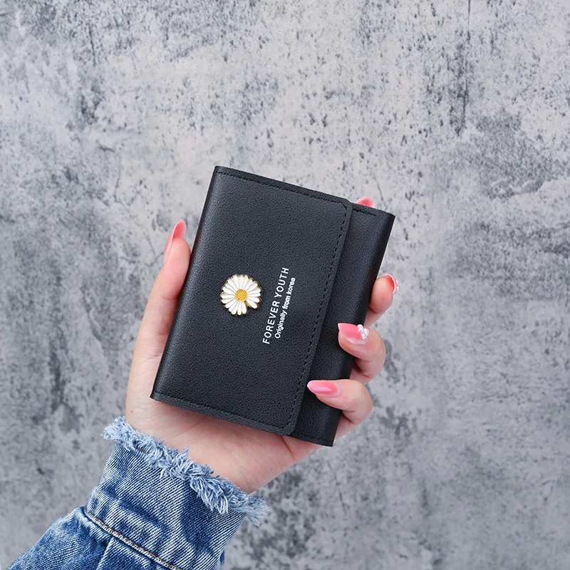 

Новый женский кошелек с героями мультфильмов маргаритки, маленький кошелек ручной работы тройного сложения, кошелек с несколькими отделен...