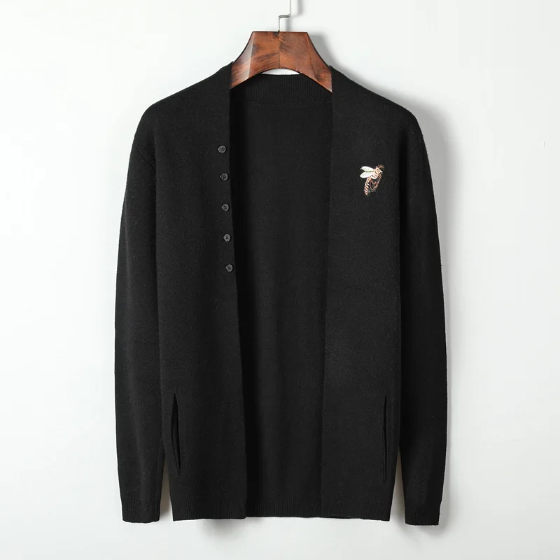 Мужской приталенный свитер Молодежный с вышивкой пчелы весна-осень 2022 - купить по