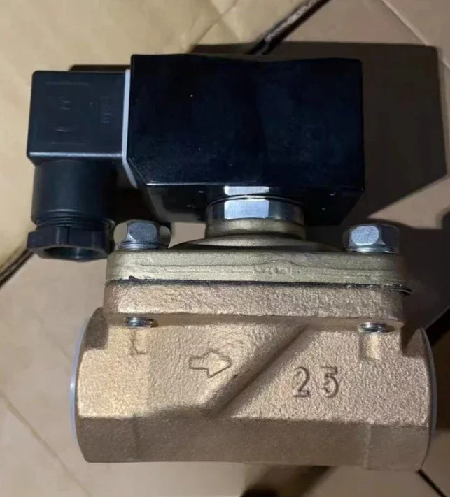 Для CKD ADK11-25A-02E-DC24V электромагнитный клапан ADK11-25A-02E 1 шт.