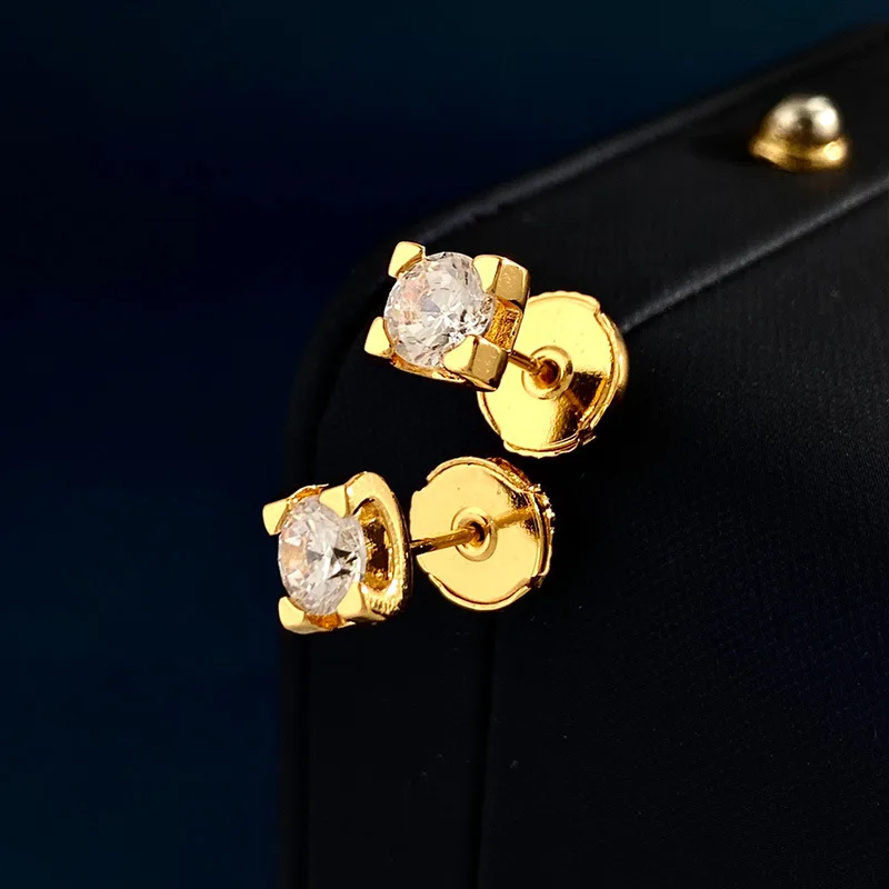 

Korean version of minimalist and fashionable four claw versatile earrings