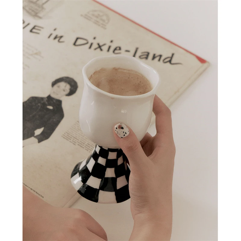 

Vintage Checkerboard Goblet Coffee Mug Ceramic Hand-painted Wine Cup Breakfast Dessert Cup Home Kitchen Accessories Drinkware