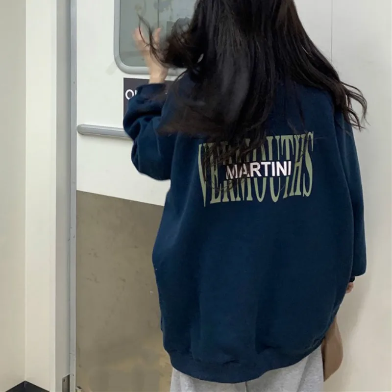 Свитшот женский уличный с надписью Универсальный простой утепленный пуловер в