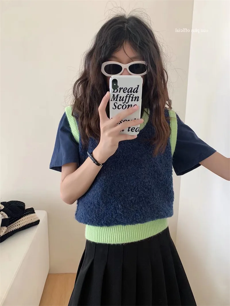 Рисунок 2 - Женский жилет, вязаные топы