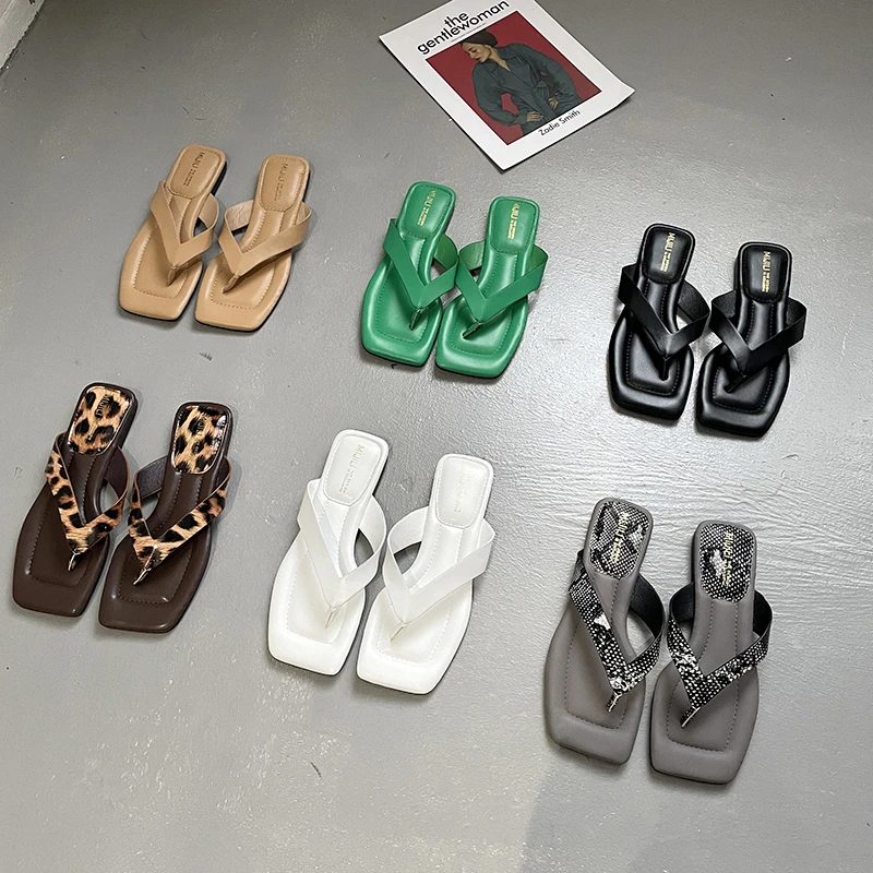 

2022 New Summer Women Flip Flop Flat Heel Casual Outdoor Beach Slides Ladies Square Toe Slip on Sandal Shoes Open Toe Slides
