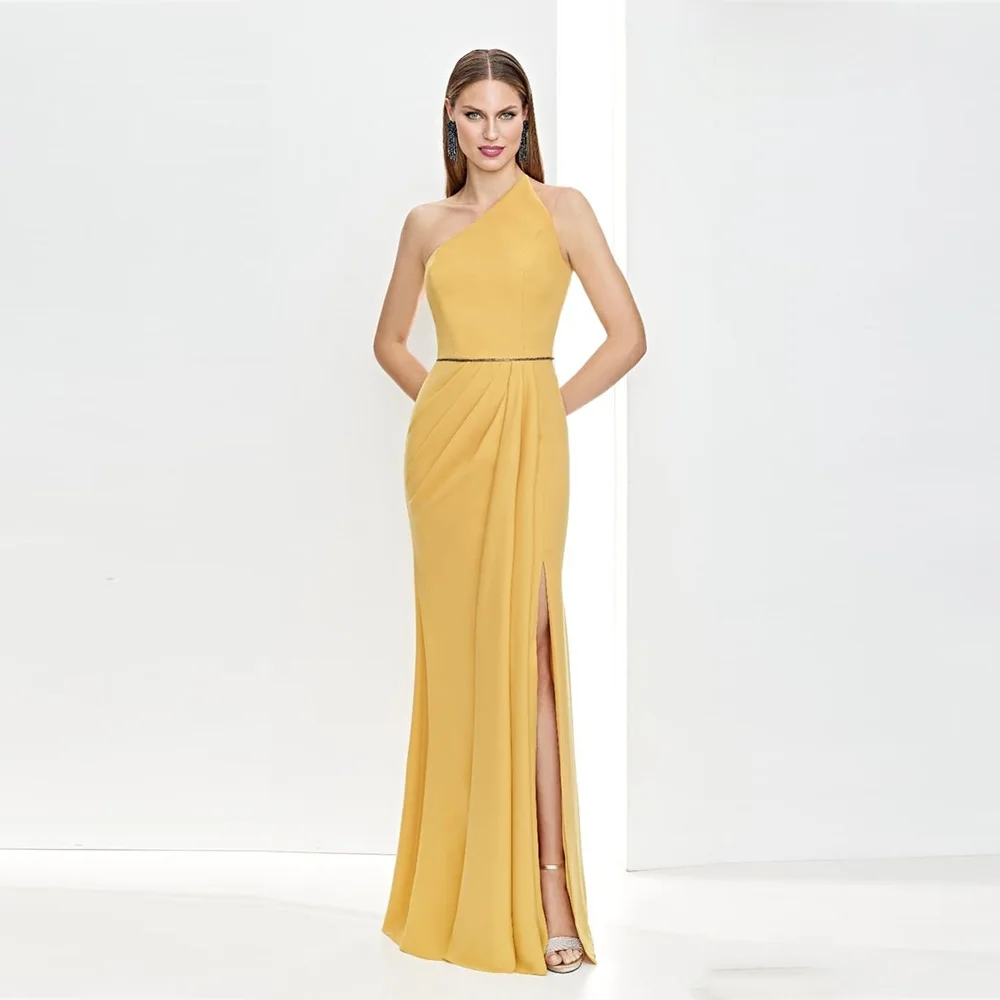 Желтое платье для гостей свадьбы модель 2023 года платье-Русалка на одно плечо