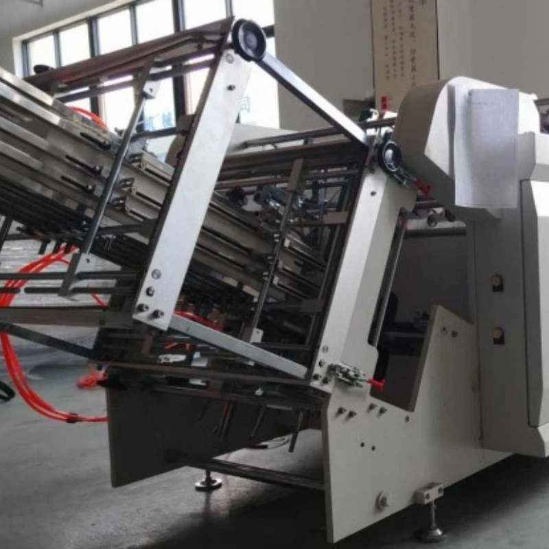 Высокоскоростная автоматическая формовочная машина для изготовления лотков