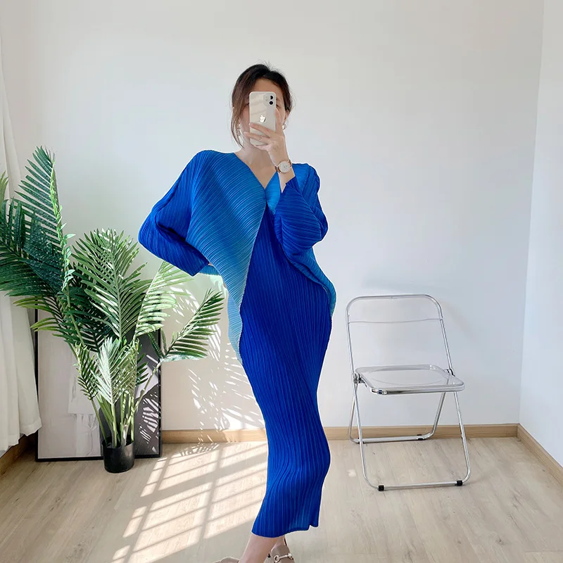 

Женское плиссированное платье, платье средней длины с градиентом и рукавом летучая мышь, платье с крупным градиентным цветом