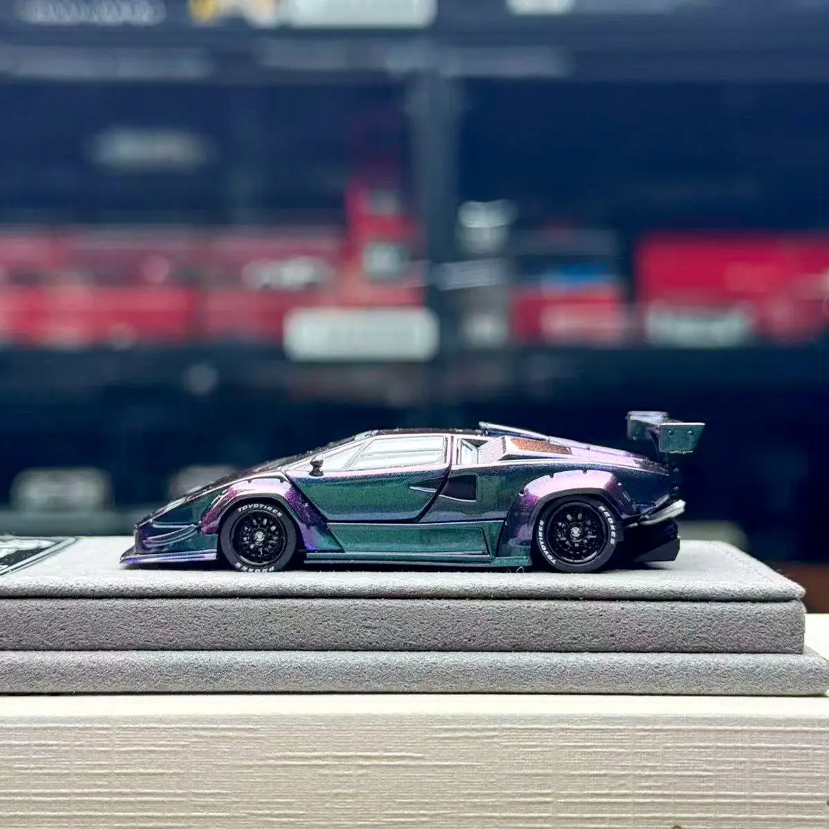 Фото Коллекционная модель Topart 1:64, литая под давлением, из сплава, LBWK Lamborghini Countach, классический спортивный автомобиль, подарок для взрослых, сувенир, статическая модель для демонстрации №5