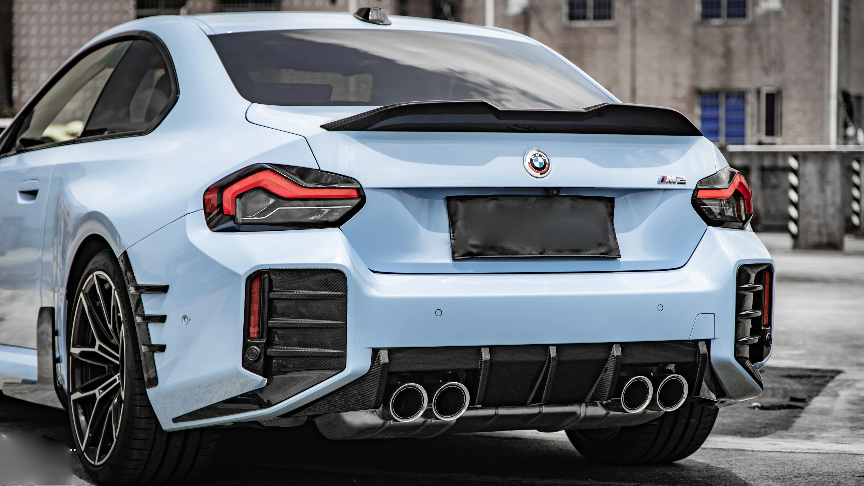 G87 M2 Сухая отделка заднего бампера из углеродного волокна MP Стиль Сухие крепления