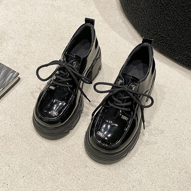 Туфли женские кожаные на толстой подошве каблуке осень 2024