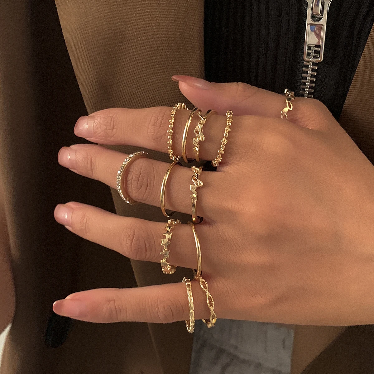 

12Pcs Hiphop Gold Color Chain Rings Set For Women Girls Punk Geometric Hollow Round Simple Finger Rings 2022 Trend Jewelry Party
