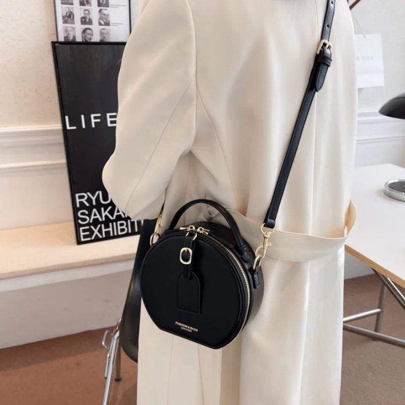 Women's Retro Fashion Small Circular Handheld Crossbody Bag for Women Simple Luxury One Shoulder Underarm Bolsa Feminina Handbag
