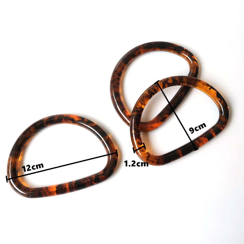 Рисунок 2 - Женская сумка с круглой ручкой