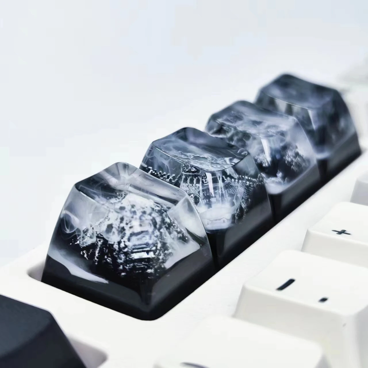 

Great Wall Gulou Snow Mountain Key Cap Transparent Black and White Sa Height Cross Shaft Mechanical Keyboard Key Cap