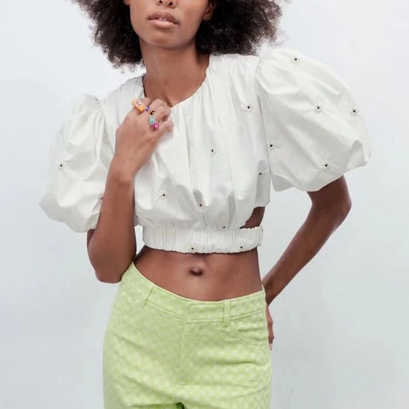 

Chic Summer 2022 Women Embroidered Poplin Cropped Blouse O Neck Short Sleeve Shirt Female Sweet Tops Camisas Mujer