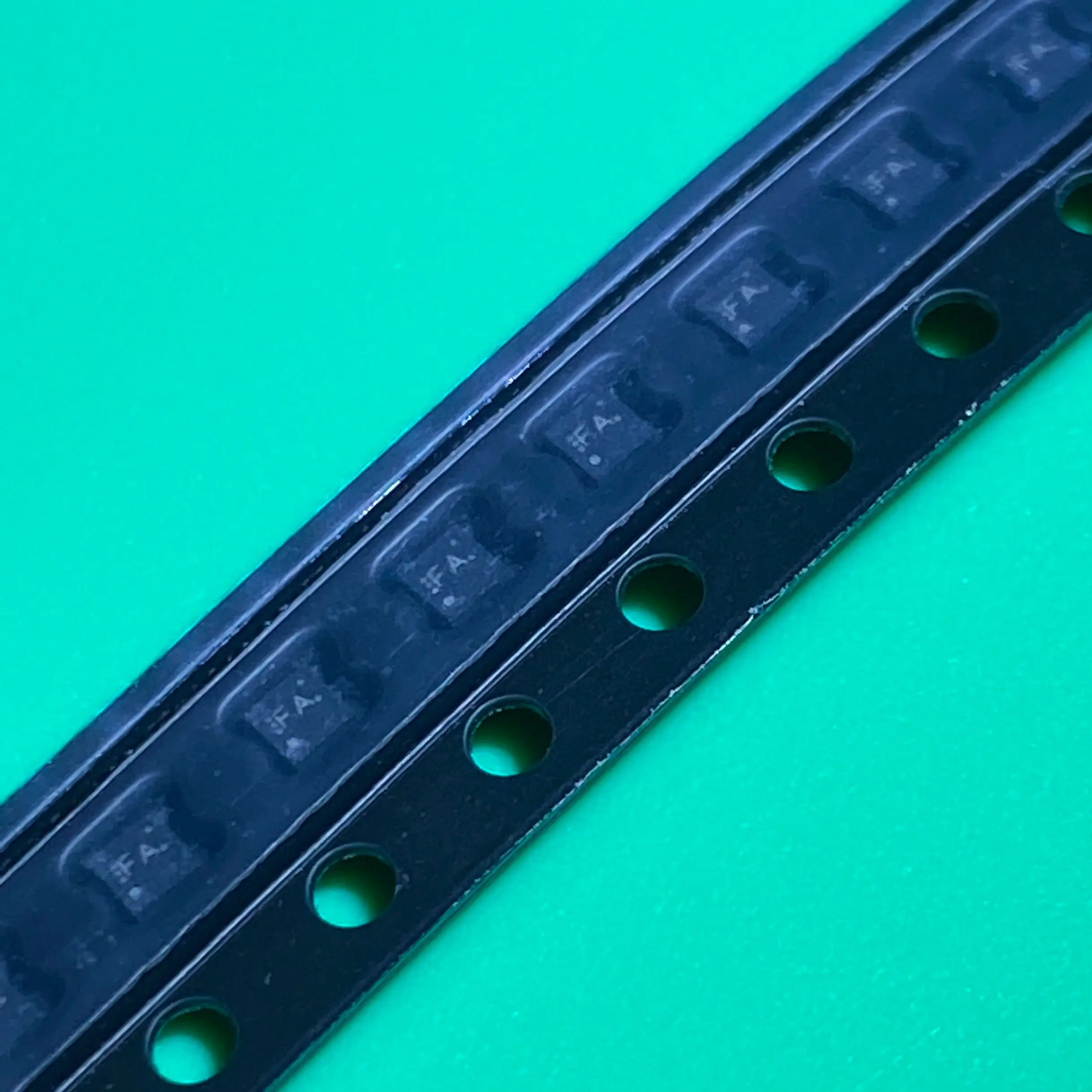 BQ29700DSER QFN FA BQ 29700 DSER IC LITHIUM BATT PROTECT 6-SON BQ29700DSET BQ29700D SER 29700DSER BQ29700 DSET 29700DS - Защитный интегральный схема литий-ионных батарей.