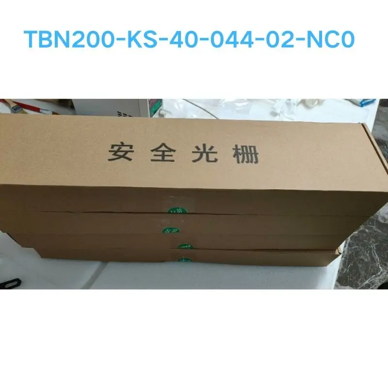 НОВАЯ безопасная решетка TBN200-KS-4044-02-NC0 быстрая доставка