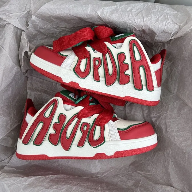 

Letter Mens Sneakers Casual Red Fashion High Street Sports Original Womens Designer Shoes Breathable Comfortable New Footwear