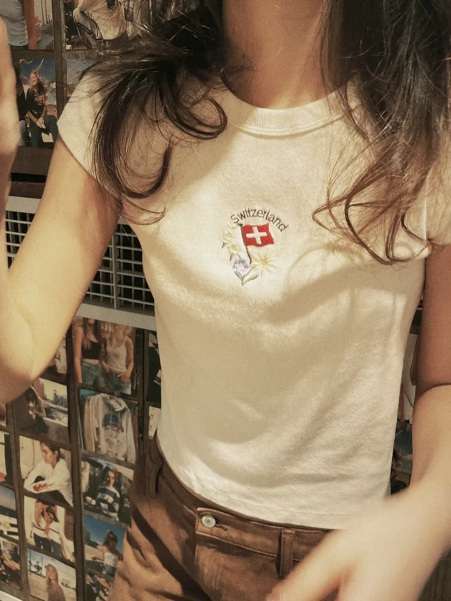 

Chic Floral Embroidery T-shirt Women 2022 Summer Soft Cotton Round Neck Short Sleeve T Shirt Female Casual Vintage Y2k Tops