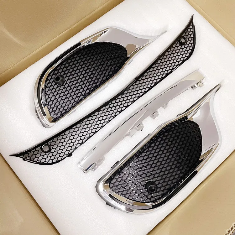 Модифицированная передняя решетка Maybach с яркими полосками и передней решеткой