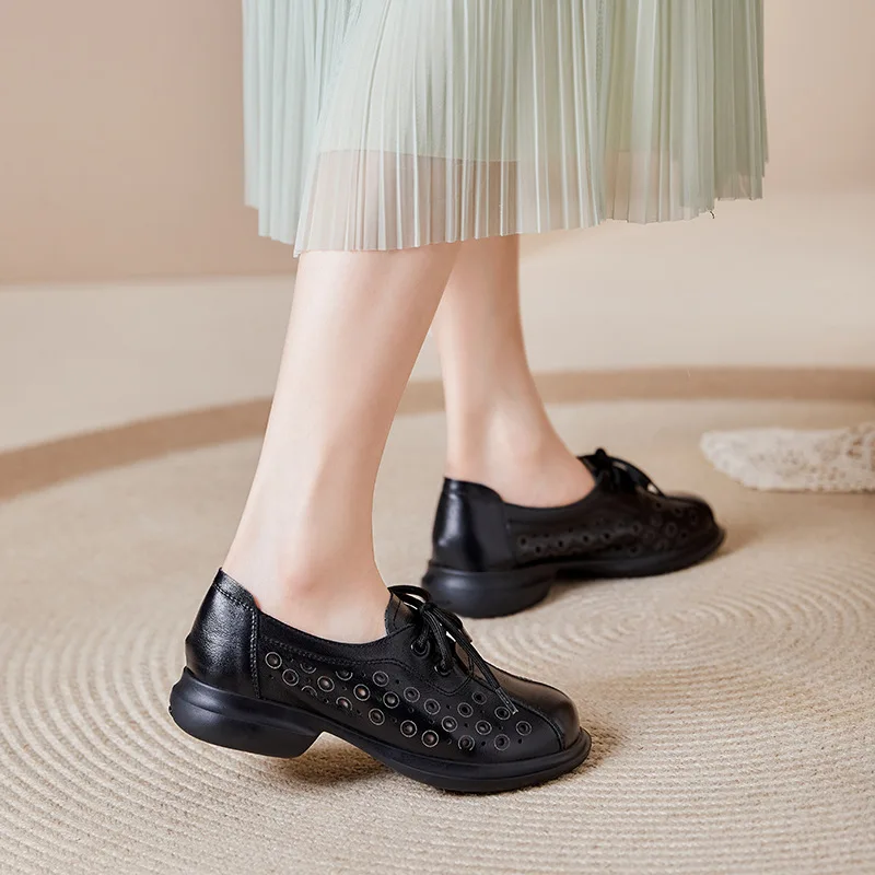 Hollow Out White Oxfords Flats Woman Lace Up Low Heels Classic Luxury Leather Ripple Womens Shoes Summer Driving Loafer Moccasin