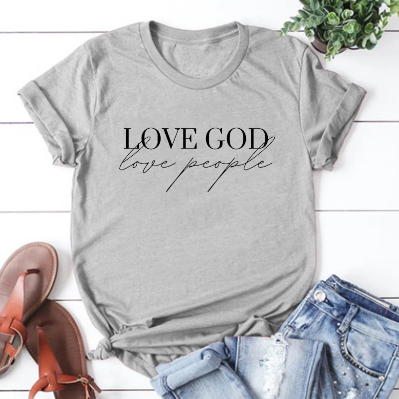 

Женская рубашка с надписью Love God Love People