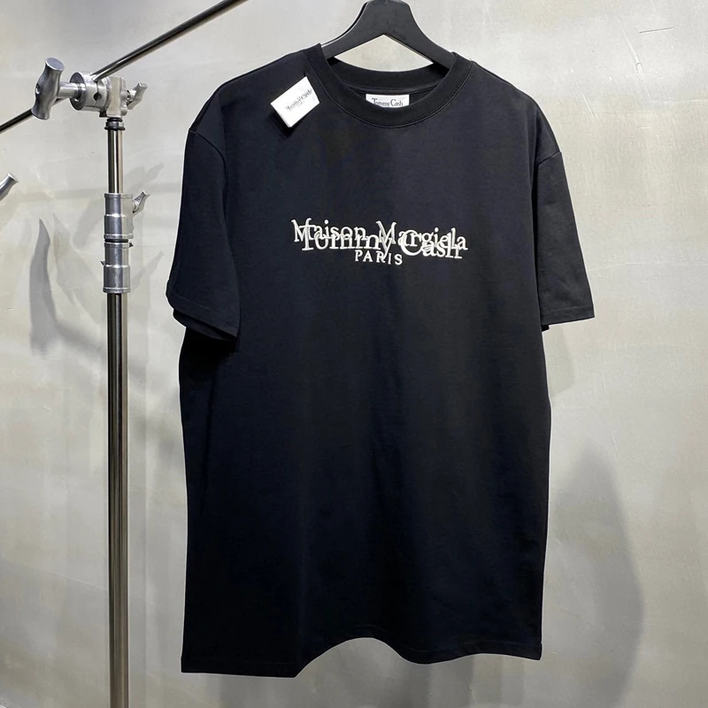 

23ss Summer Mm6 Margiela T-shirts Harajuku Style Embroidery Letter Roundneck Short Sleeve High Quality Breathable Cotton Top Tee