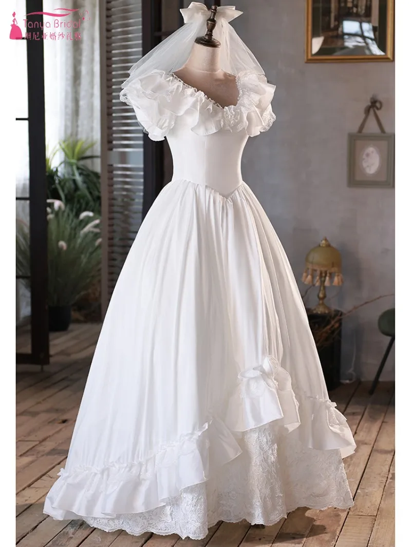 

Ball Gown Wedding Dress Short Sleeves Satin Lolita V Neck 3D Flower Lace Edge Engagement Dress Customize Bride Gown DQG1505