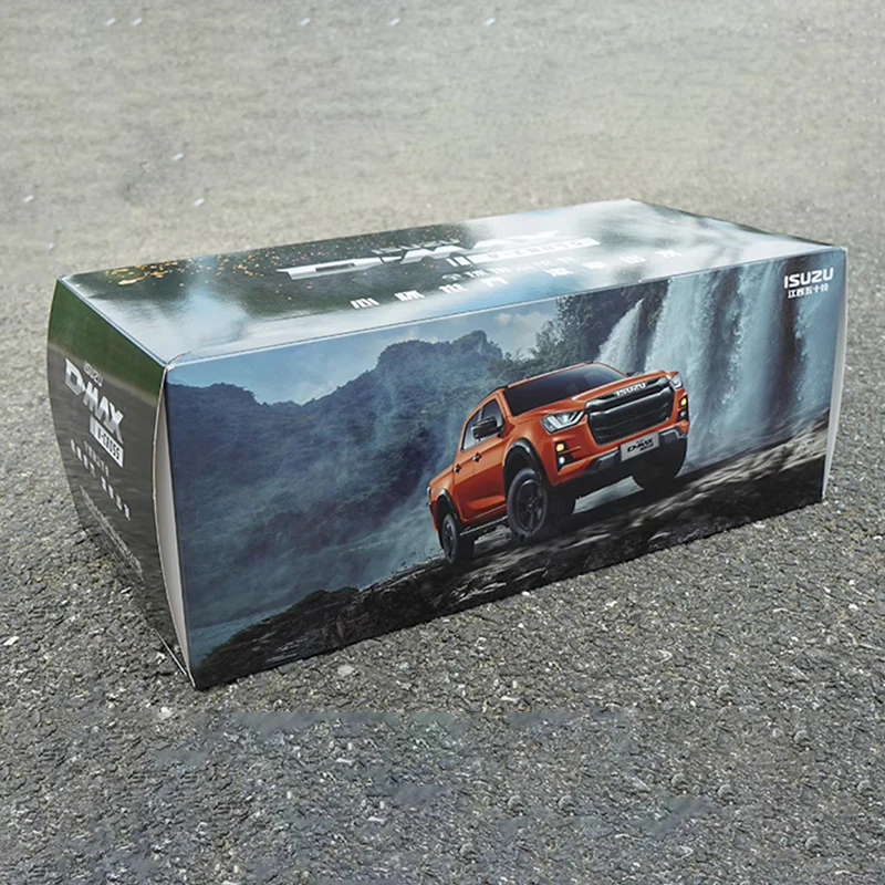 Фото Литой под давлением масштаб 1:18 ISUZU D-MAX пикап 2023, грузовик-переноска, модель автомобиля из сплава для взрослых, классическая коллекция, сувенир, подарок, игрушка, статическое шоу №1