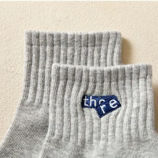 2023 All Season Men Fashion Soft Solid Casual Simple Alphabet Breathable Cotton Warm Boy Mid-height Socks