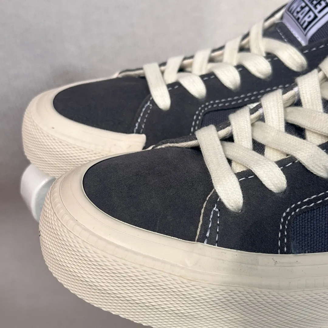 Vision Street Wear x Odd Men Sports Shoes Skateboarding Shoes Women Retro Low Top Suede Canvas Shoes Unisex Skate Grey Sneakers