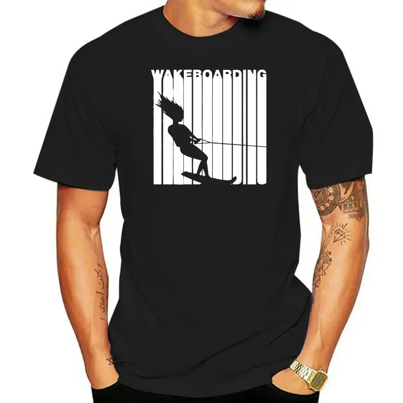 Винтажная футболка с вейкбордистом в стиле ретро 1970-х годов цифровым принтом