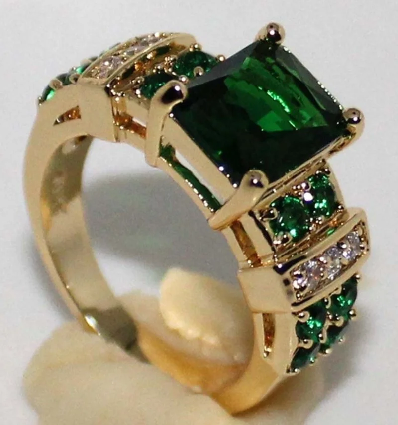 

Fashion Personality Diamond Ring Green Diamond Ring