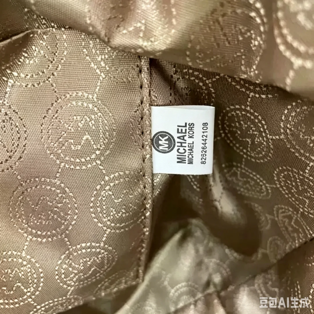 Фото Женская повседневная и модная сумка через плечо Michael Kors с цепочкой, универсальная сумка для переноски. №5