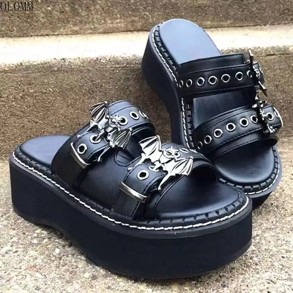 Женские босоножки на толстой подошве Goth сандалии в стиле панк с декоративной