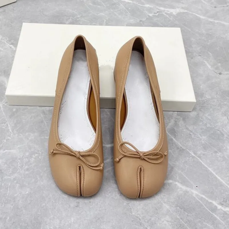 European and American 2022 spring new split toe single shoe women's middle heel leather shallow sheep's skin pig's hoof shoes