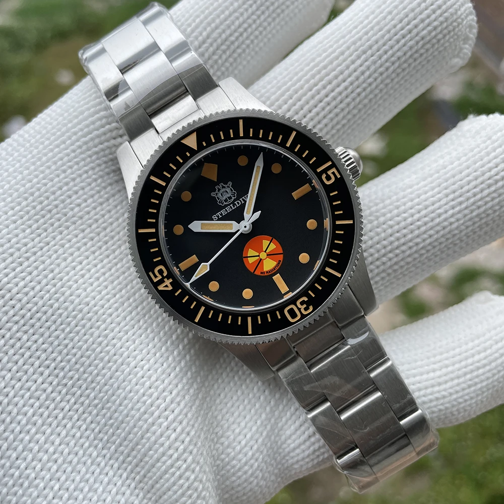 

Steeldive SD1952V New Design Ceramic Bezel 41MM Vintage Luminous 300m NH35 Automatic Dive Watch Men Mechanical Wristwatch