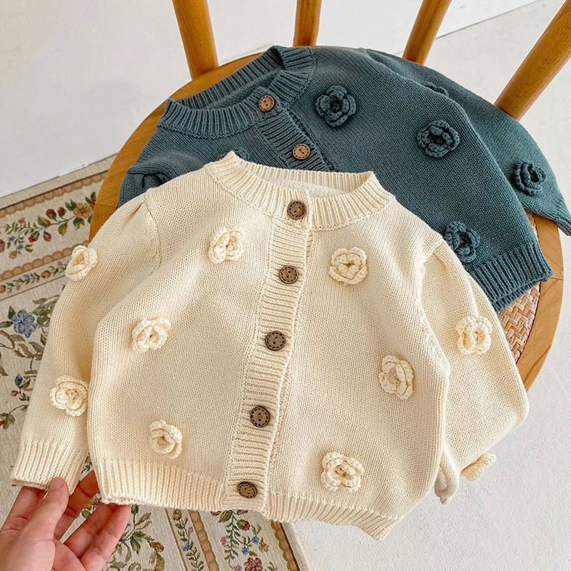 

Детский свитер, вязаное пальто для маленьких девочек на осень, кардиган с цветами ручной работы, свитер, топы с длинным рукавом для малышей, ...