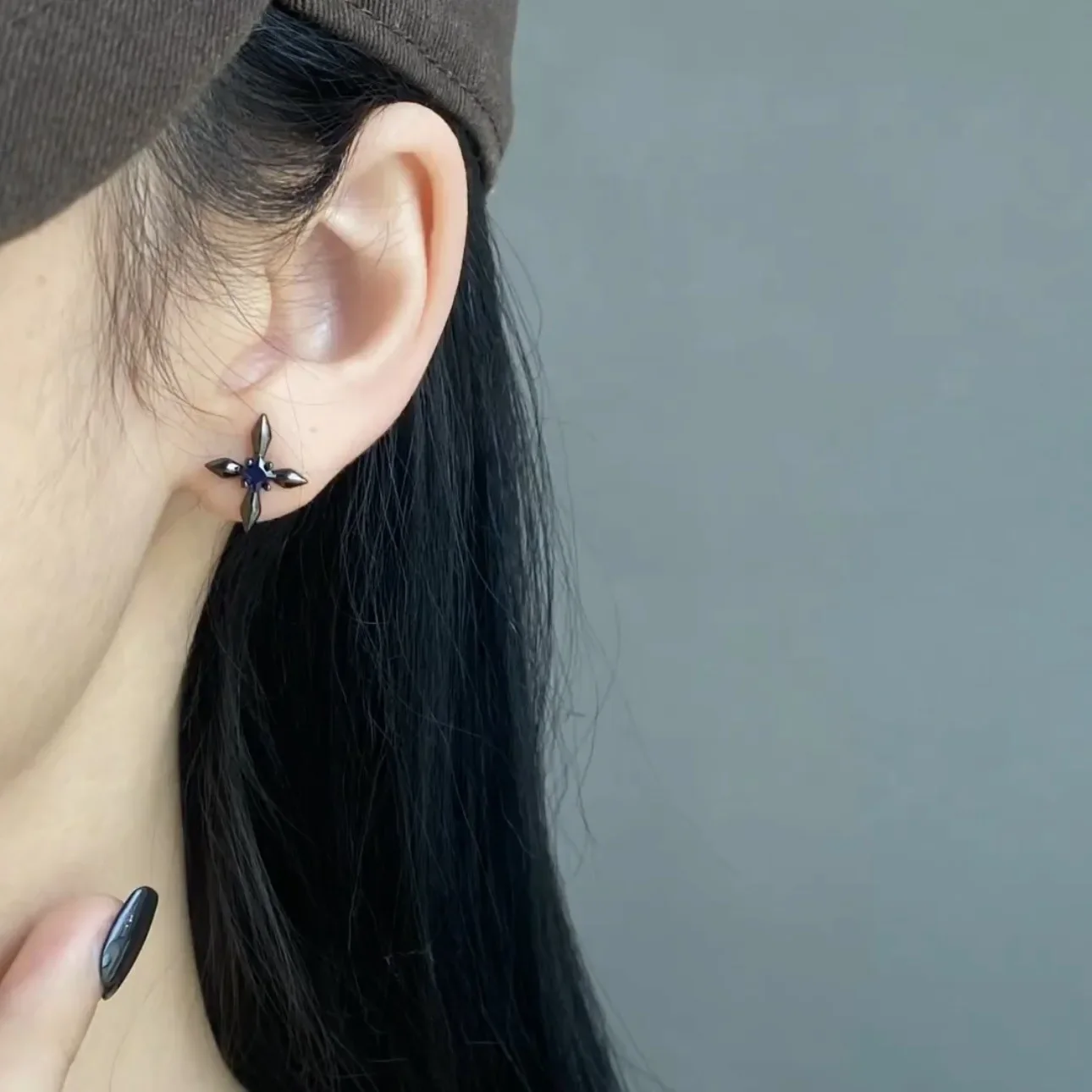 Элегантные циркониевые серьги-гвоздики с крестом и цветком для женщин простые