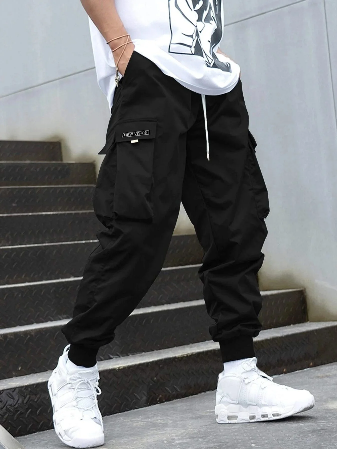 

Men Letter Graphic Flap Pocket Dstring Waist Cargo Pants