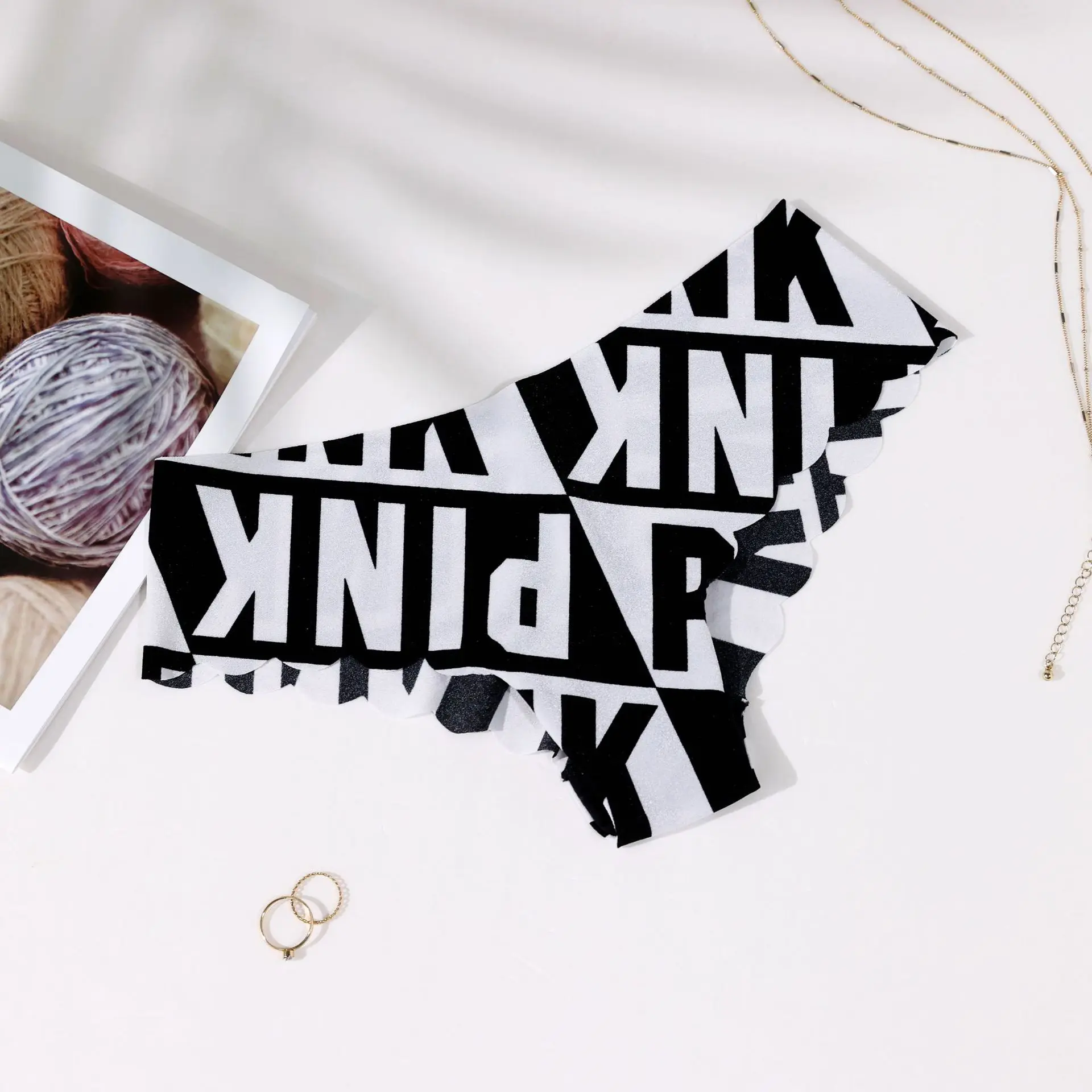 

Traceless Women's G-string Trousers Dot Plaid Letter Large Women's G-string Trousers T-string Trousers B5-803