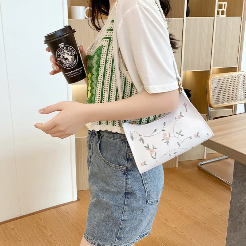 

Fashion PU Ladies Leather Bag Women Embroidery Underarm Bag Retro Solid Color Handbags Fashion Design Girls Small Shoulder Bags