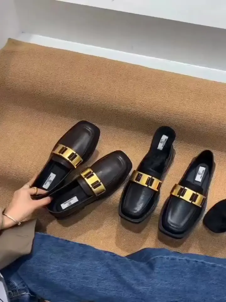 

Square Toe Shallow Mouth Shoes Woman 2023 Oxfords Female Footwear Metal Chain Casual Sneaker Loafers With Fur All-Match Modis Cl