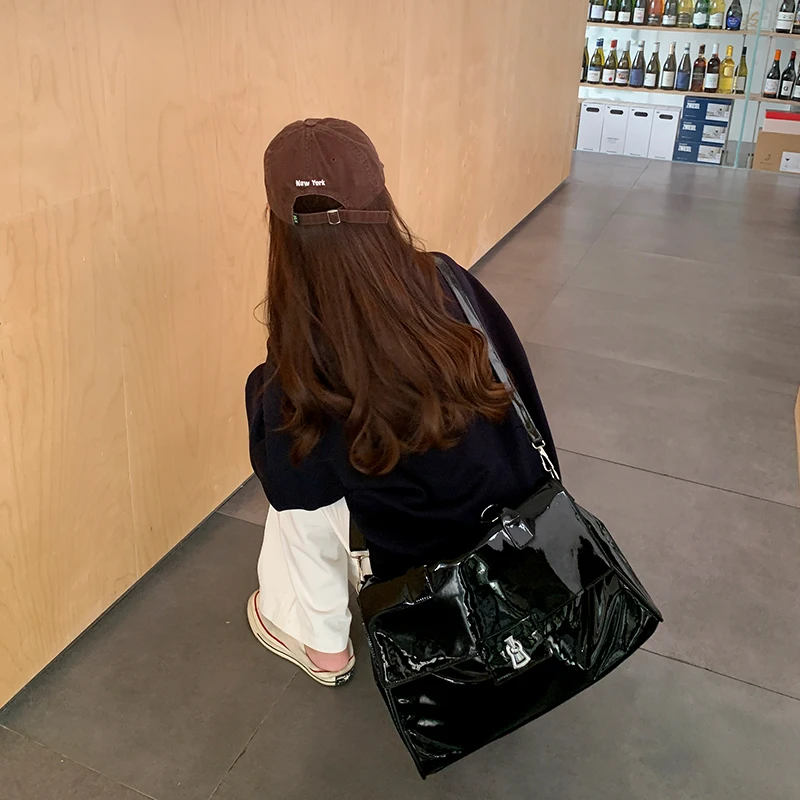 New Fashion Patent Leather Handbags Bright Leather Atmospheric Handbag Shoulder Crossbody Messenger Bag Trend Large Capacity