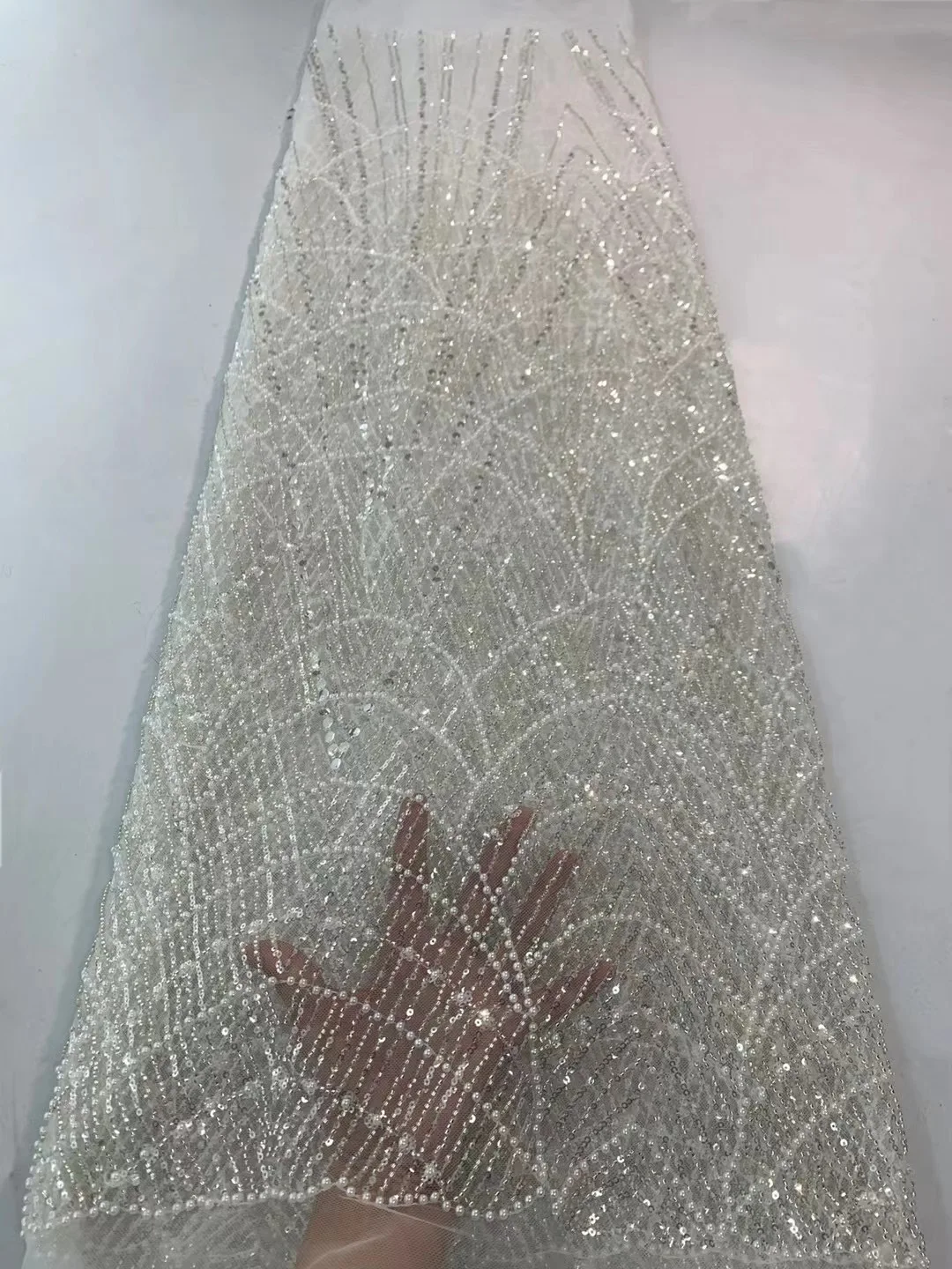 

Новейшая королевская африканская кружевная ткань 2023, роскошная французская фототкань, Высококачественная ручная работа, бисер для свадебного платья HZX5739