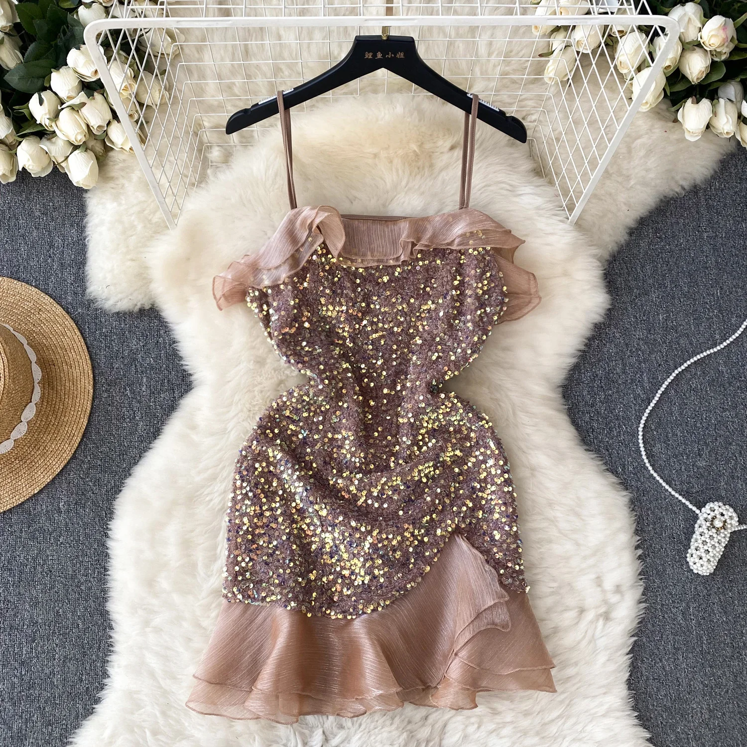 

Sequins Bling Spaghetti Strap Sleeveless Bodycon Dress Women's Summer New Ruffles Design Sexy Night Club Trumpet Vesidos