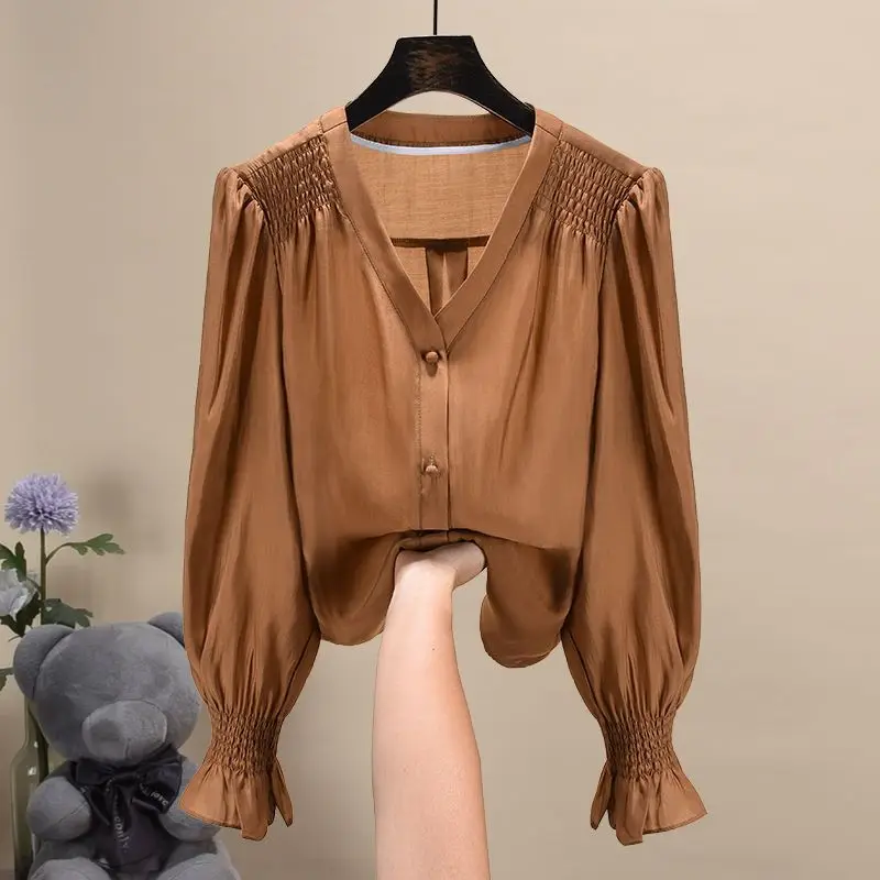 

Женская офисная блузка с V-образным вырезом и длинным рукавом