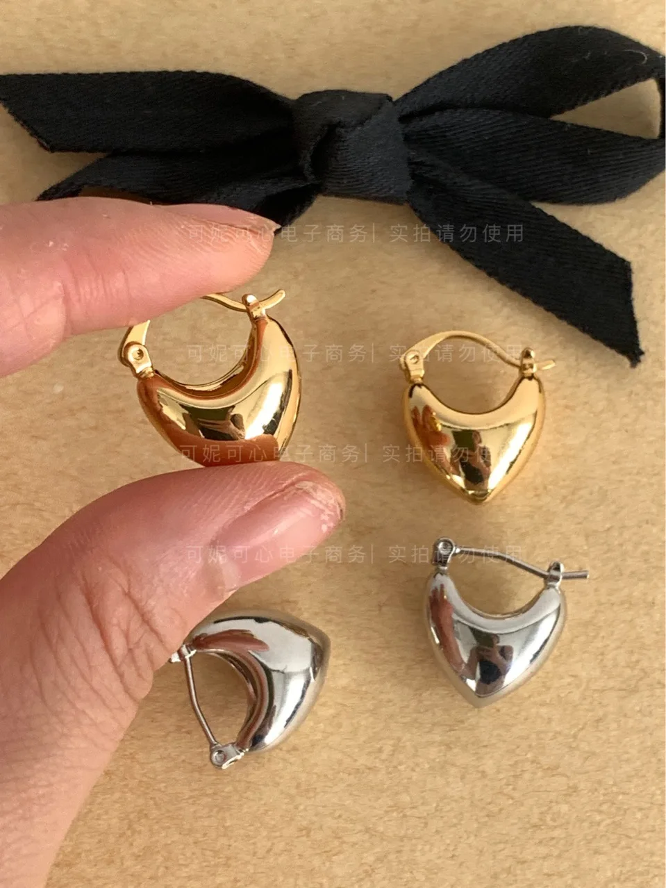 

LONDANY earrings2023 Autumn ins Fashionable and Exquisite Love Earrings with 3D Hollow Polishing earrings