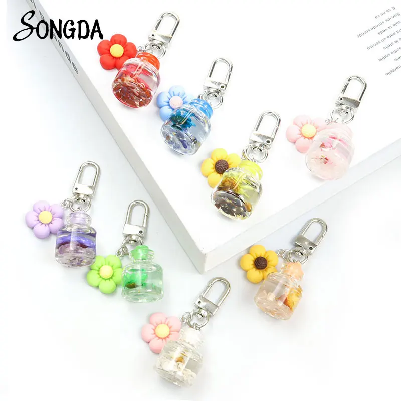 

Cute Colorful Resin Sunflower Keychain Simulation Flower Quicksand Wish Bottle Pendant Key Ring Women Bag Purse Key Accessories