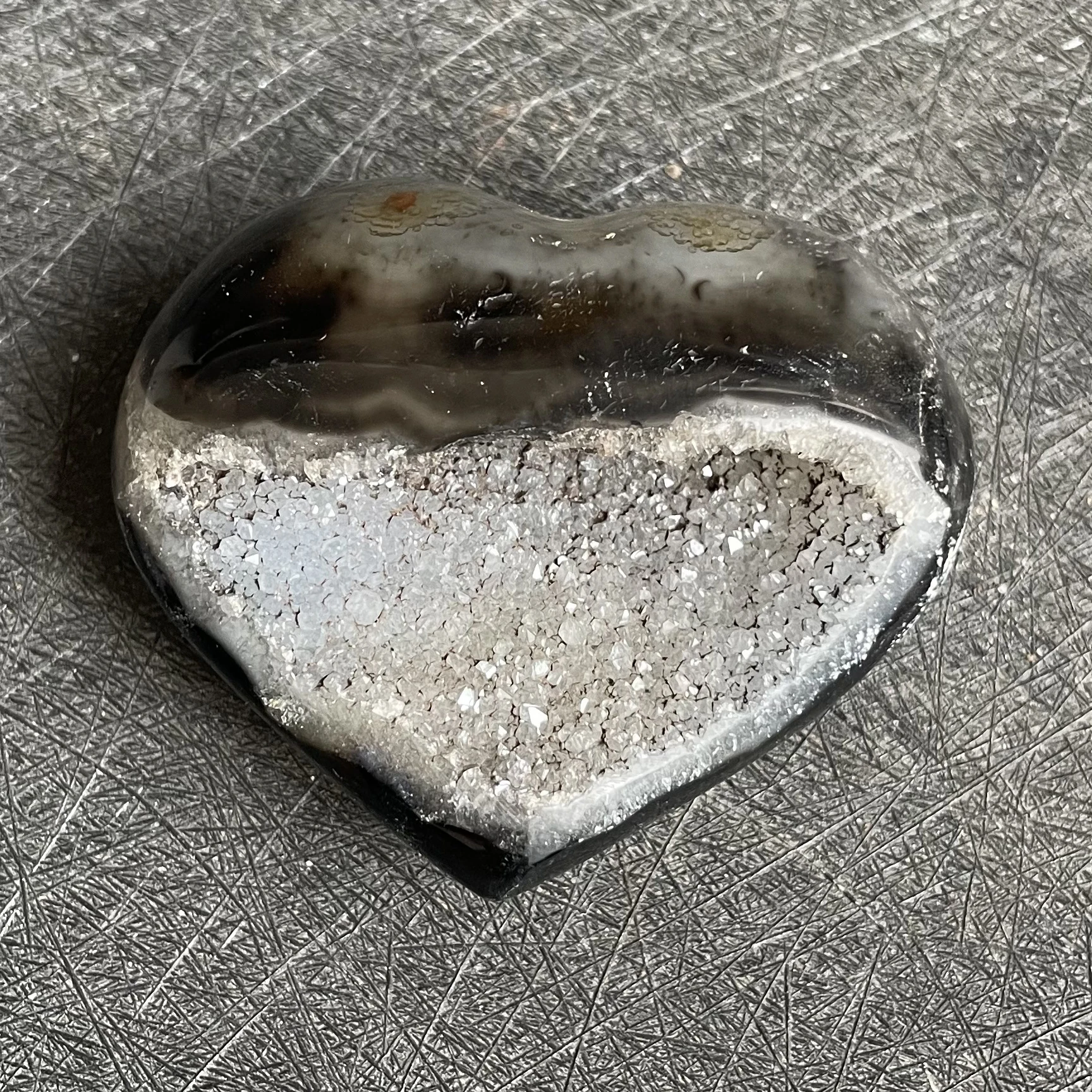 

75 г Натуральный Сердолик, кристалл, сердце, агат, геод, каменное украшение, шероховатый полированный кварцевый камень, лечение